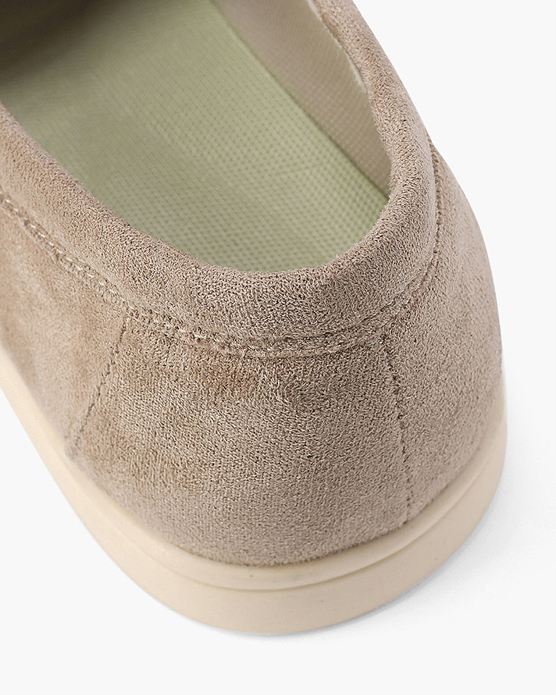 Elar | Sametové Mokasíny" could be rewritten as "Elar | Velvet Loafers.