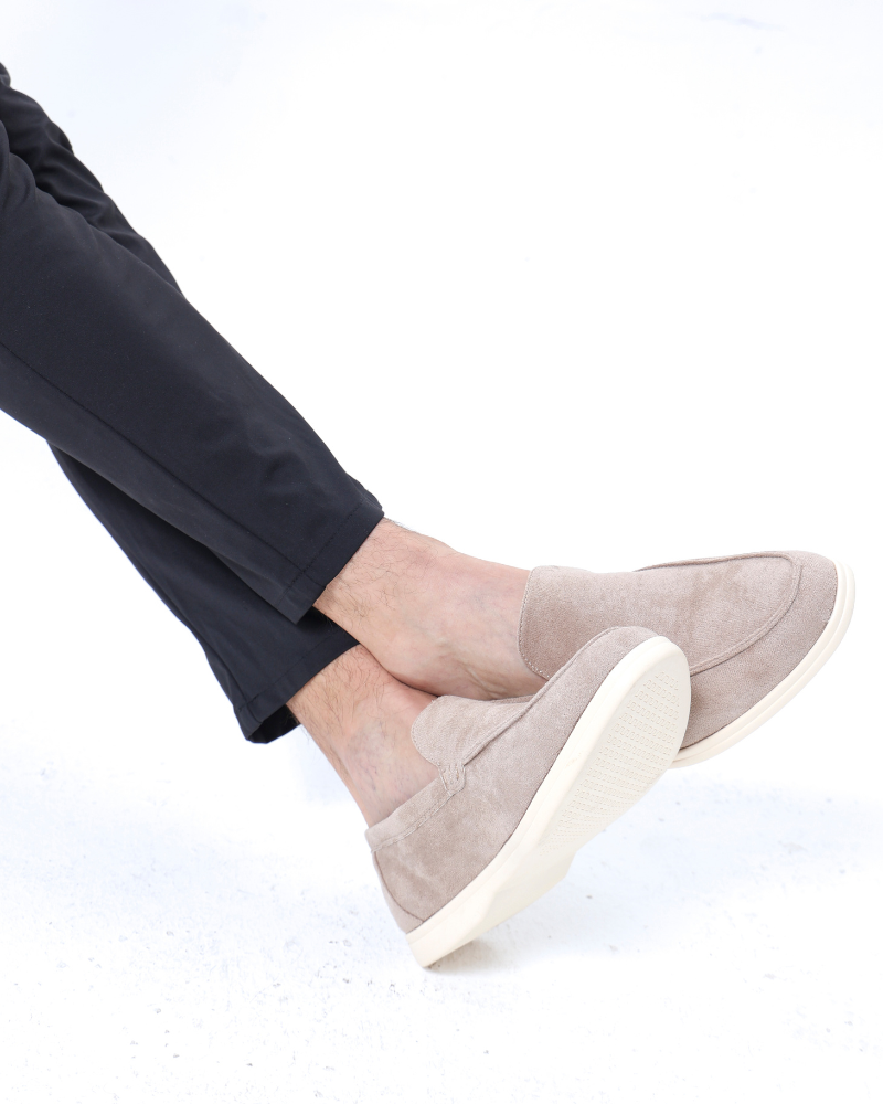 Elar | Sametové Mokasíny" could be rewritten as "Elar | Velvet Loafers.